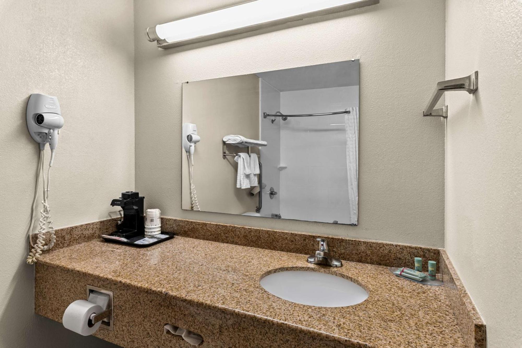 Best Western Presidential Hotel & Suites Pine Bluff Exterior photo