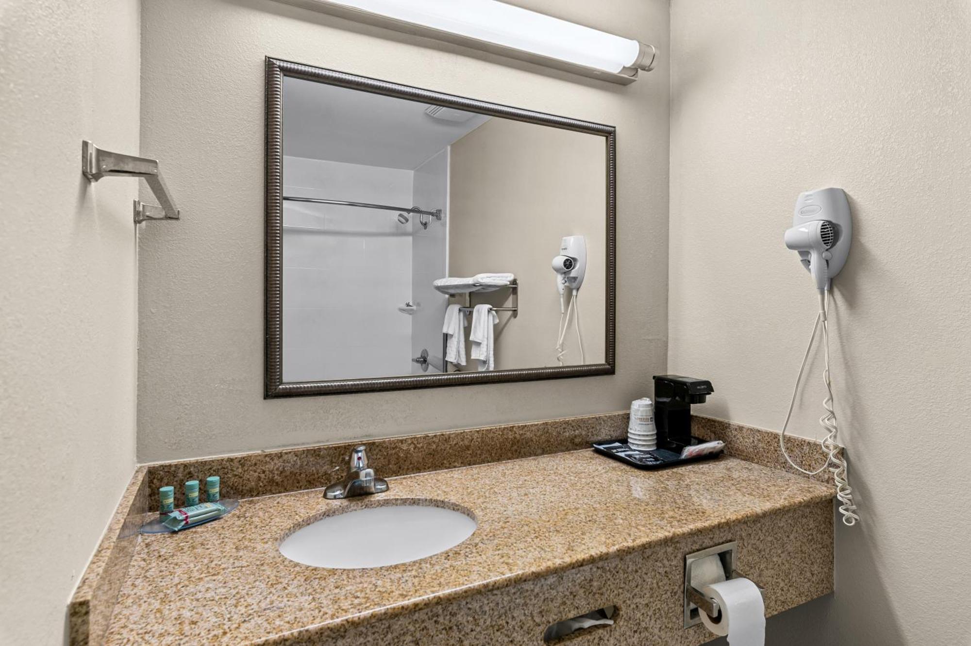 Best Western Presidential Hotel & Suites Pine Bluff Exterior photo